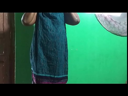 ❤️ Mama anatumia Mahindi. Video ya mkundu ☑